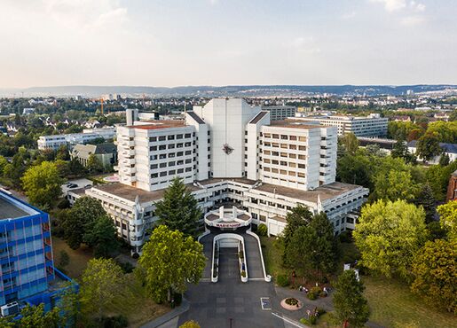 Haupteingang des Marienhof Krankenhauses von oben
